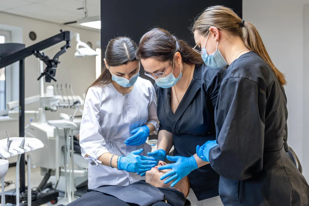 MEDICA-DENT Maria Głogowska-Winczek