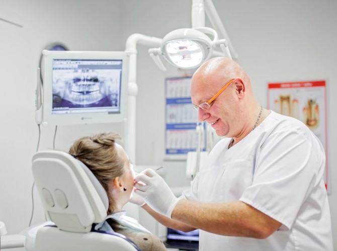 MEDICA DENT IV